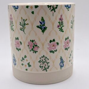 Floral Patterned Ceramic Candle NWT